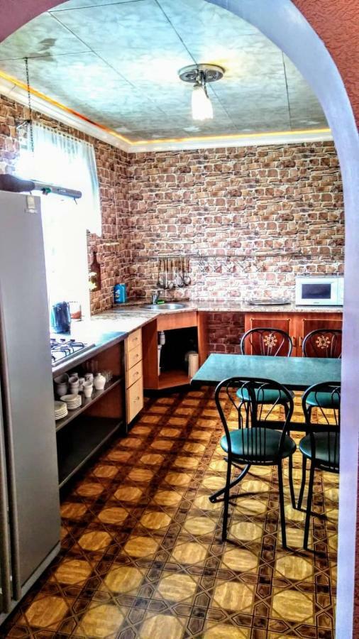 Гостевой Таунхаус Hotel Demidov Ngoại thất bức ảnh